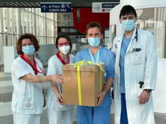 Praline per dire grazie agli operatori sanitari impegnati nell’emergenza sanitaria