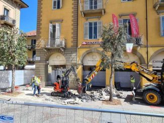 Iniziati i lavori sulla pavimentazione di piazza Michele Ferrero 1