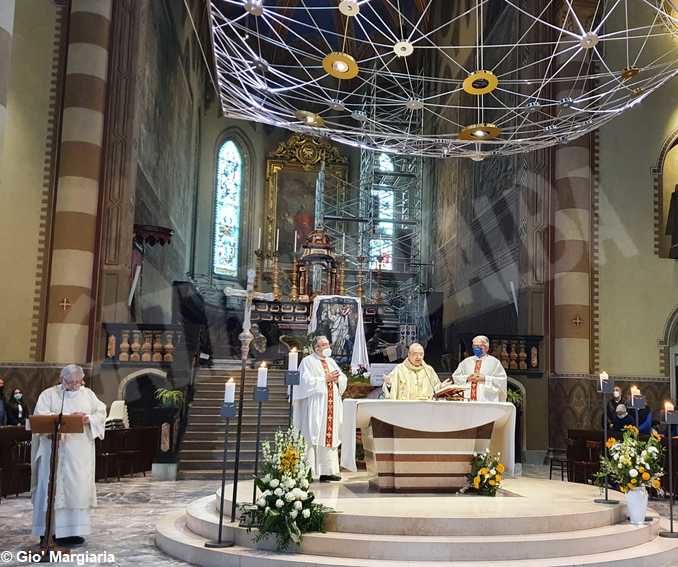 La Messa di Pasqua presieduta dal vescovo Marco Brunetti 2