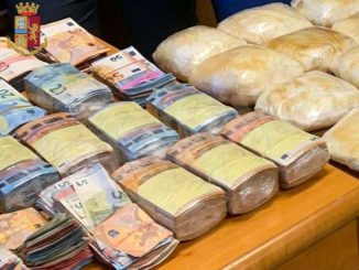 Nascondeva nell'appartamento due milioni di euro in cocaina