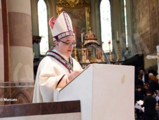 Gli auguri del vescovo Brunetti:  «Il Risorto ci guidi  dalle tenebre della pandemia alla luce di Pasqua»