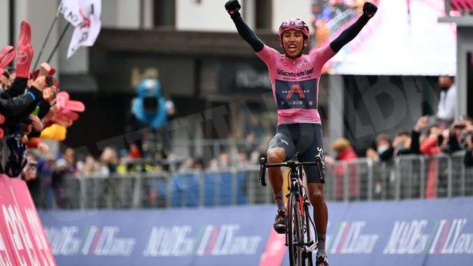Giro d'Italia: Sobrero ventiseiesimo nel grande giorno di Bernal. In Francia Rosa si piazza al tredicesimo posto 1