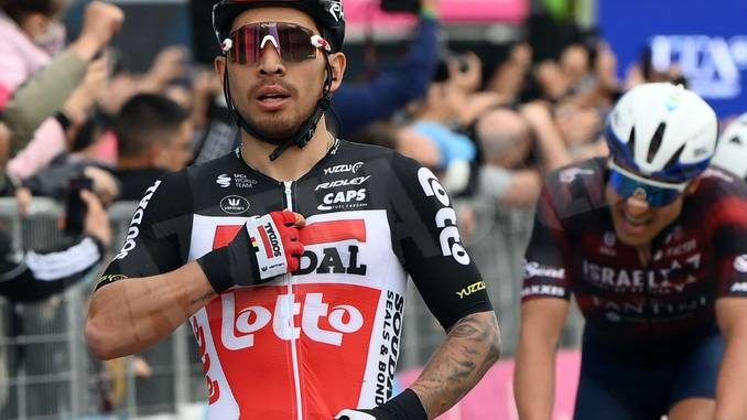 Ewan Al Giro d'Italia Ewan fa il bis. Sobrero arriva nelle retrovie. Rosa sessantesimo a Maiorca
