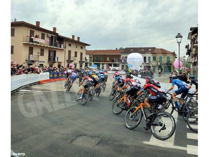 Giro d'Italia: trionfo olandese a Canale. Matteo Sobrero è settimo nella classifica dei giovani 1