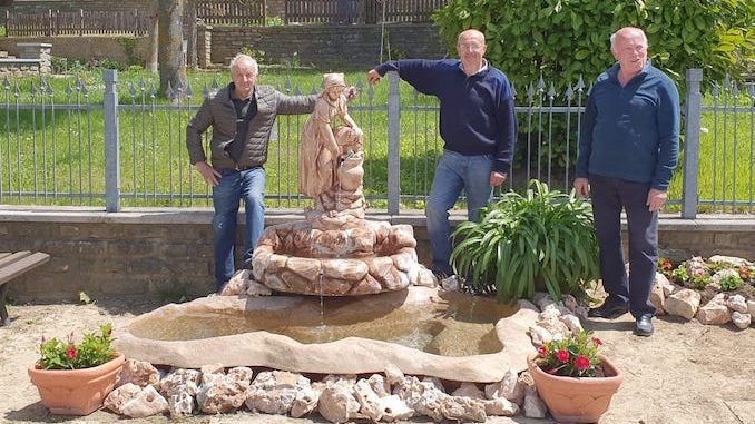 Niella Belbo ha una nuova fontana creata da tre volontari