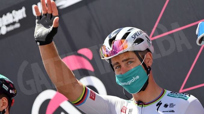Giro d'Italia: Van der Hoorn ci riprova, ma stavolta vince Sagan 1