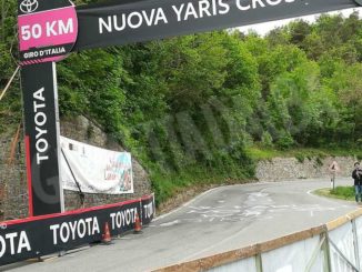 Il Gigante delle Langhe saluta il suo vincitore Fabio Genovesi che è tra i commentatori del Giro 2