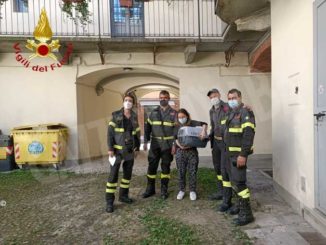 I Vigili del fuoco di Asti salvano un gatto nel centro cittadino