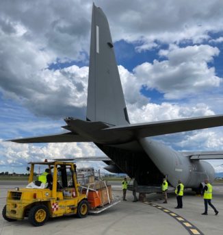 Partita dall'aeroporto di Torino la missione italiana che fornirà ossigeno all'India