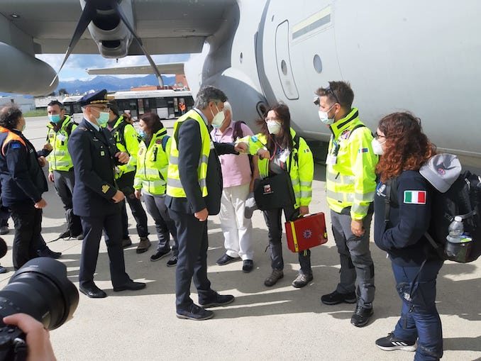 Partita dall'aeroporto di Torino la missione italiana che fornirà ossigeno all'India 1