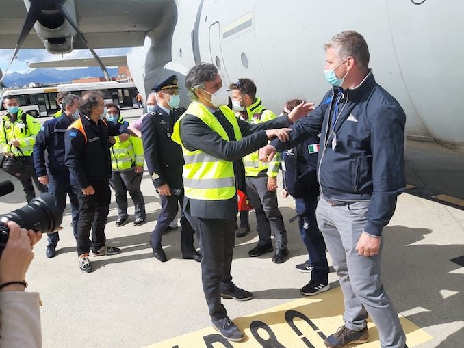 Partita dall'aeroporto di Torino la missione italiana che fornirà ossigeno all'India 3