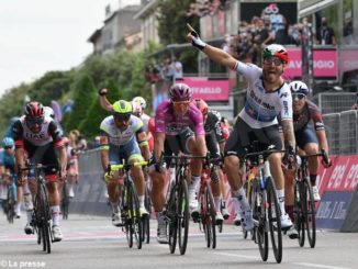 Giro d'Italia: vittoria in volata di Nizzolo prima delle grandi montagne