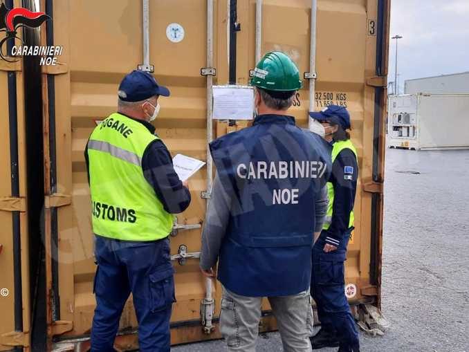 Sequestrati al porto di Genova 16 container di rifiuti partiti da Pocapaglia e diretti in Turchia