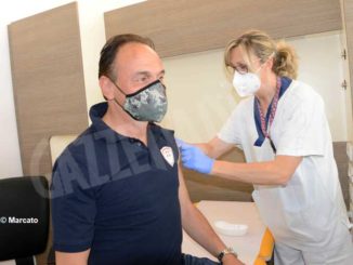 Il presidente Alberto Cirio ha ricevuto la prima dose di vaccino 1