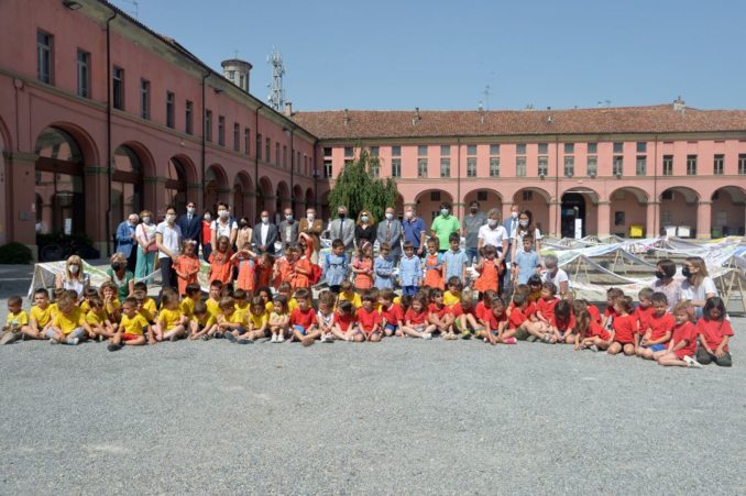 Alba: il sindaco Carlo Bo, insieme ai primi cittadini di Langhe e Roero, ha incontrato al castello di Grinzane Cavour il Ministro per gli Affari regionali e le Autonomie Mariastella Gelmini, ospite dell’assemblea annuale di Confindustria Cuneo 5