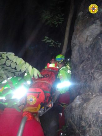 Cade sulle rocce e finisce nell’Orba, escursionista salvata nella notte a Molare 1