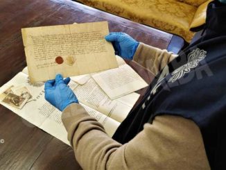 Ritrovati nell'archivio dei Battuti neri, a Bra,  documenti e lettere autografe dei Savoia