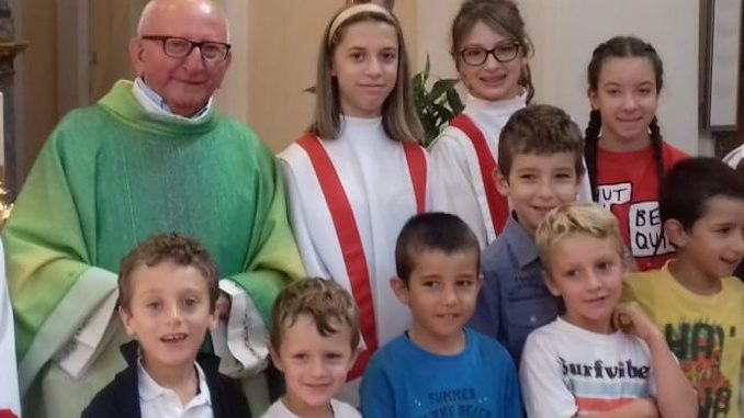Don Antonio Tarabra: 60 anni di sacerdozio festeggiati tra i suoi parrocchiani dell’Oltre Stura cheraschese