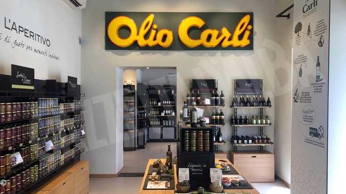 alba-negozio-olio-carli La Fratelli Carli apre un emporio in piazza Michele Ferrero