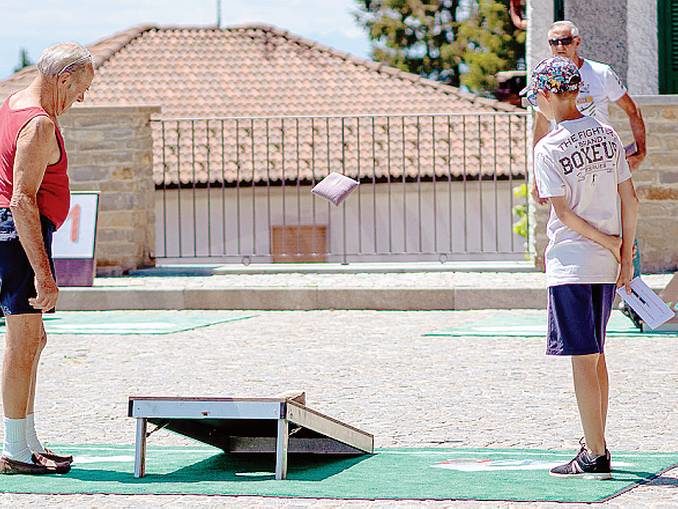 A Mombarcaro anche svizzeri e tedeschi in gara al torneo di cornhole