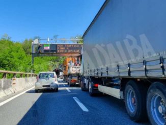 Caos sulle autostrade liguri, camionisti cuneesi esasperati chiedono rispetto
