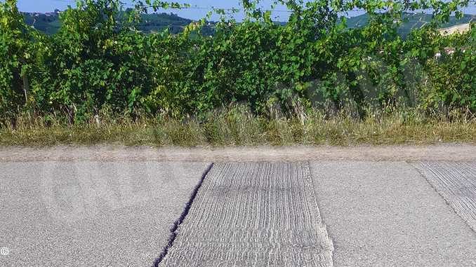 Perché inaugurano delle piste ciclabili ma poi tagliano l’asfalto sulla strada?