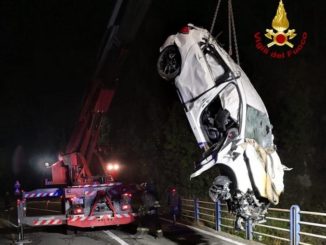 Val Varaita, auto precipita in una scarpata a Brossasco: due morti e tre feriti