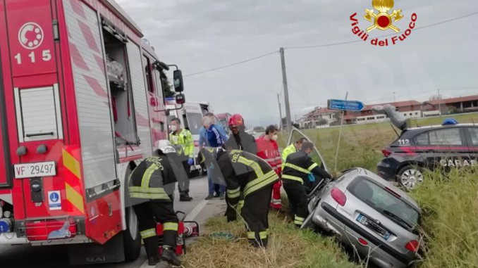 Automobile fuori strada oggi pomeriggio a Sant'Albano Stura