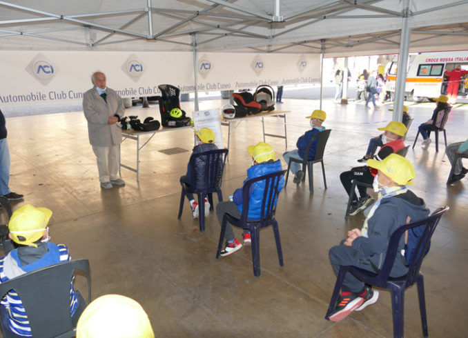 Oltre 200 bambini delle scuole primarie di Cuneo sono diventati “Ambasciatori della sicurezza stradale” (FOTOGALLERY) 2