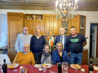 Alba: i delegati delle Città Gemelle in visita ad Alba durante il fine settimana dedicato al folclore albese 1