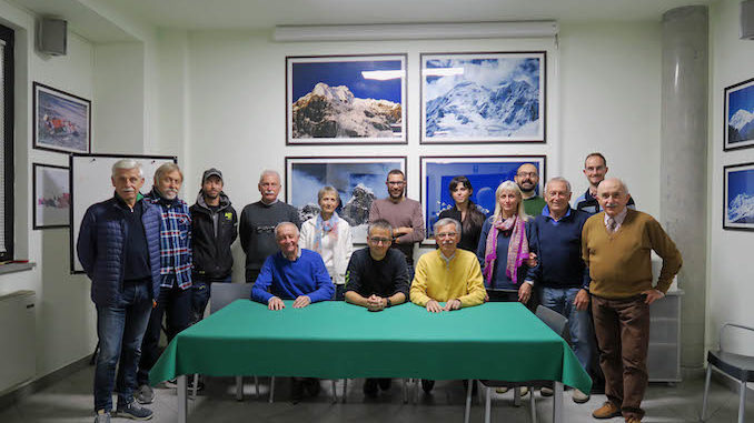 Il nuovo Consiglio direttivo del Cai di Asti è pronto per l'escursione in Valle d'Aosta
