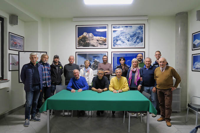 Il nuovo Consiglio direttivo del Cai di Asti è pronto per l'escursione in Valle d'Aosta