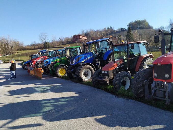 Giornata del ringrametno e benedizione dei trattori a Monchiero (4)