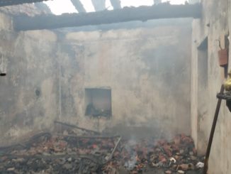 A Levice in fiamme il tetto di un cascinale: intervengono i Vigili del fuoco di Alba