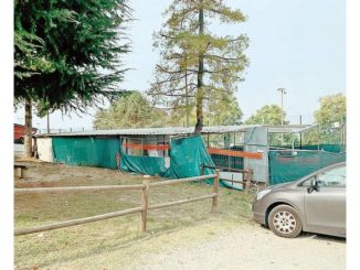 Roddi, opposizione all'attacco: baracche indecorose all’ingresso del paese