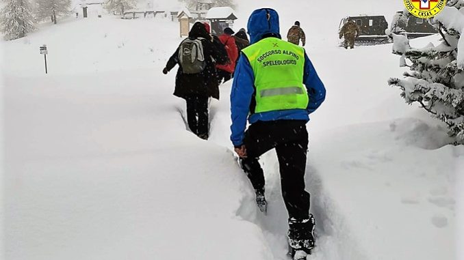 5 migranti bloccati dalla neve tra le montagne nel comune di Cesana