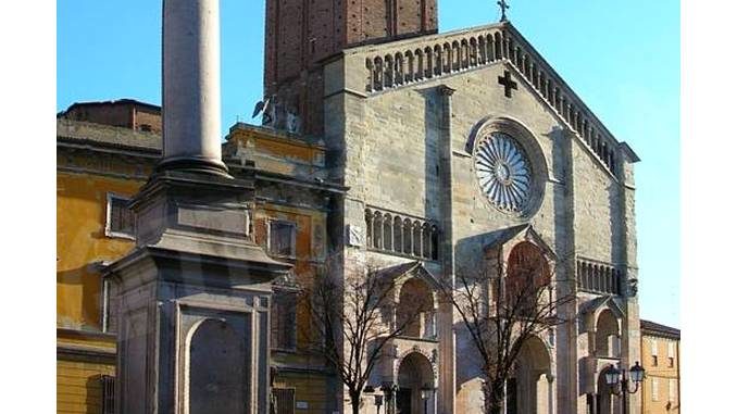 Il Rosario contro la pandemia apre le celebrazioni per i 900 anni della cattedrale di Piacenza 1