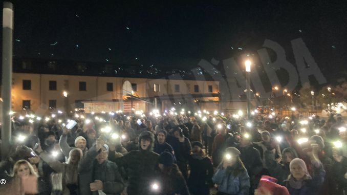 Centinaia di persone hanno manifestato a Cuneo contro il green pass 1