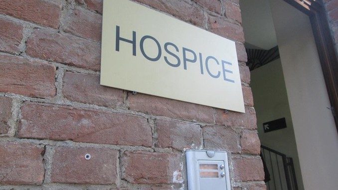 All'Agenzia di Pollenzo un convegno su Un hospice, un’equipe: dal curare al prendersi cura