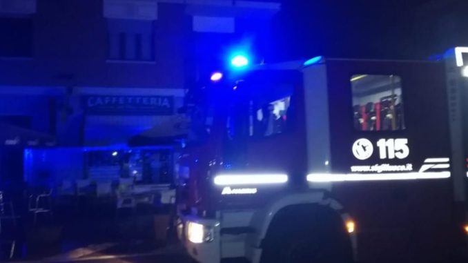 Cavi dell'alta tensione in fiamme a Costigliole: intervengono i pompieri