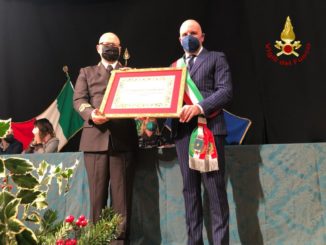 Pompieri: il comandante Vincenzo Bennardo cittadino onorario di Limone