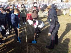 Carabinieri forestali e scuole hanno piantato 32 alberi 7