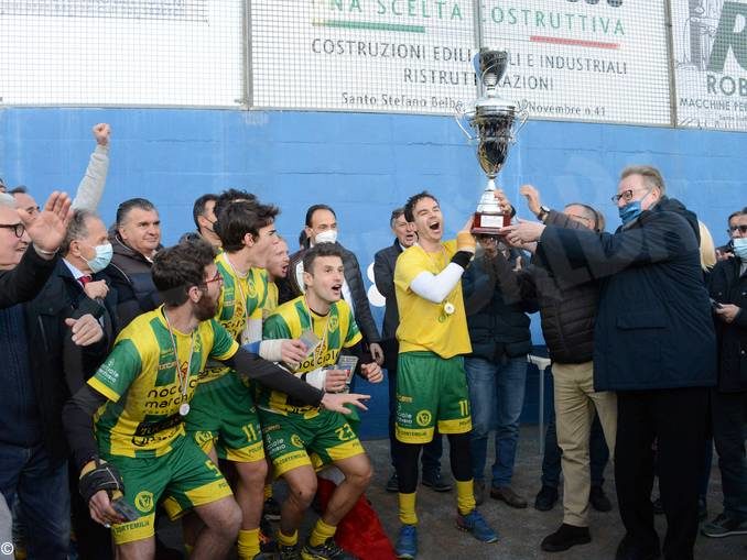 Mercoledì 8, al muretto dei campioni di Guarene, la festa per lo scudetto di balon conquistato da Cortemilia