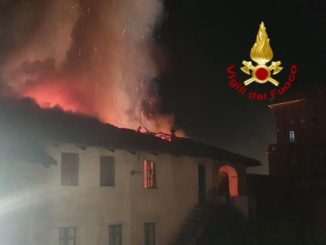 Incendio nel cuore di Pollenzo: distrutta un'abitazione