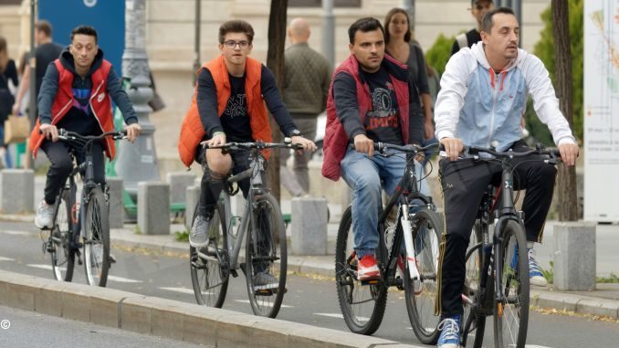 Sviluppo urbano irrazionale: Assemblea in movimento propone biciclettata tra i supermercati