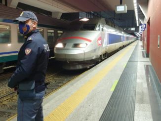 Ruba il portafogli a una donna in treno: fermato dalla Polfer di Asti