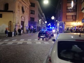 Rissa con un ferito in via Cavour: quattro giovani coinvolti