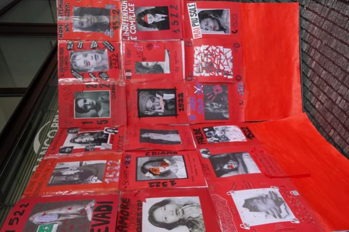 “Una panchina al mese perché un giorno solo non basta”, inaugurata anche a Bra, simbolo della sfida culturale alla violenza di genere 11