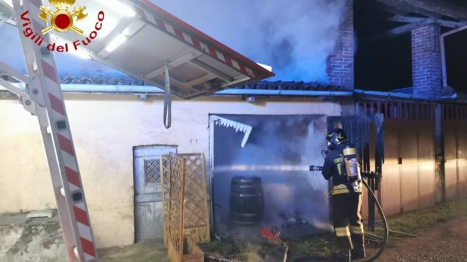 Incendio di un garage a Frinco