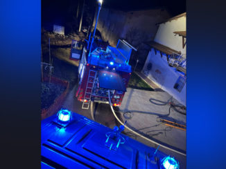 Allarme incendio per il tetto di un fabbricato in strada dei Beccaria a Mondov&igrave;